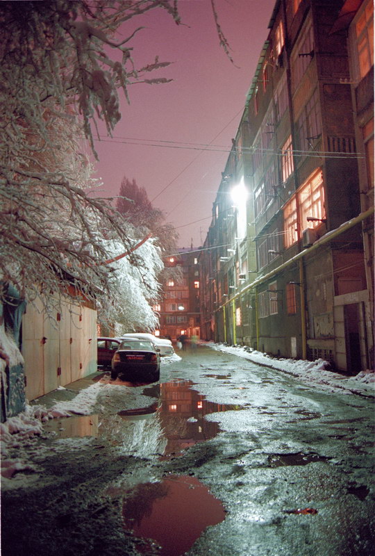 © Hmayak Ghazaryan - Homme on asphalt