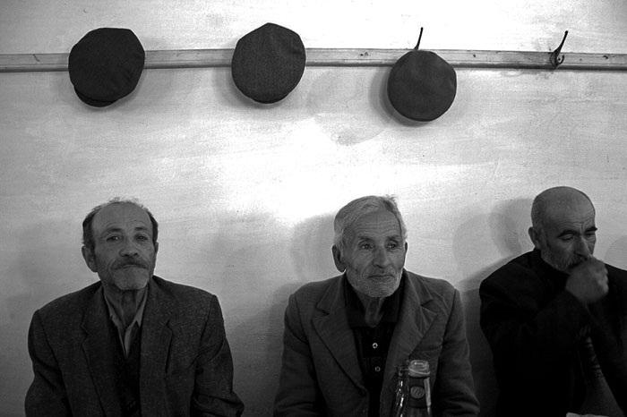 © Anahit Hayrapetyan - 3men, 3hats