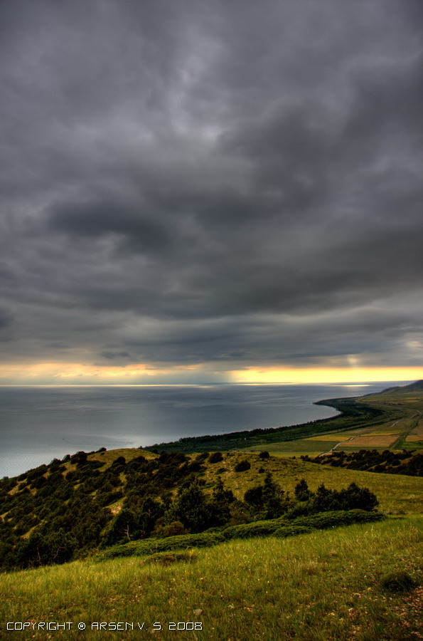 © Spotless - Linear Sunset on Sevan