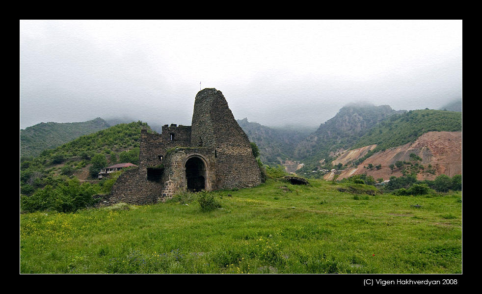 © Vigen Hakhverdyan - Ворота Ахталы