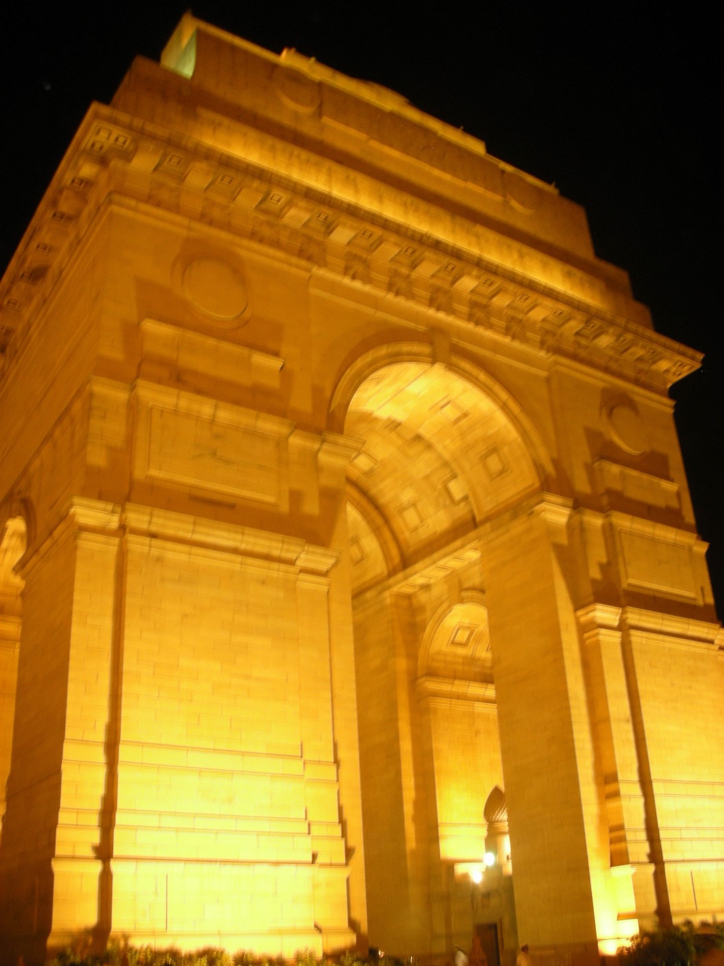 © Santosh Kumar - Majestic India gate