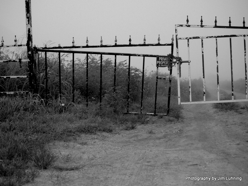 © Jim Luhning - Gates