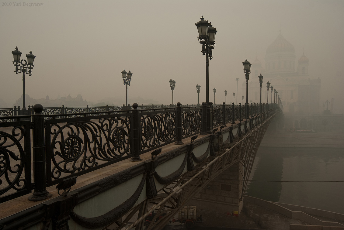 © Юрий Дегтярёв ( Yuri Degtyarev ) - - Москва. Патриарший мост. -