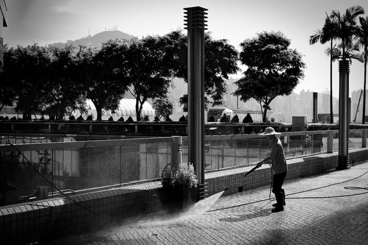 © Keith Ng - Street cleaner, Hong Kong