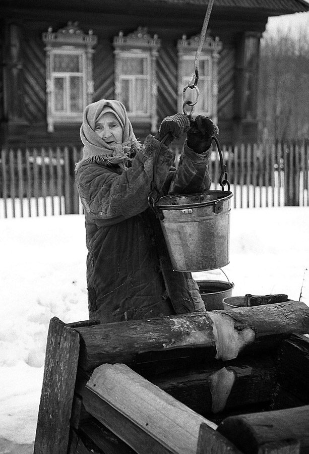 © анатолий чепела - а ведра все тяжелее...