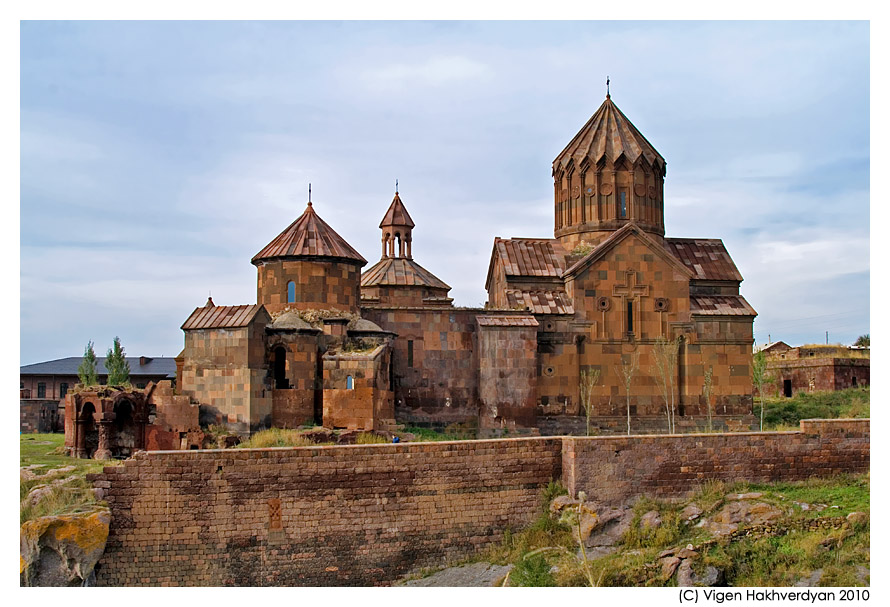 © Vigen Hakhverdyan - Harichavank monastery