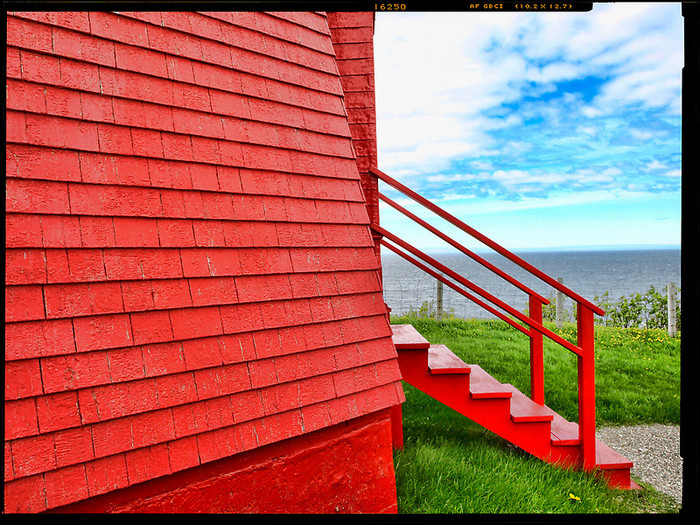 © Jean-Francois Dupuis - Red house