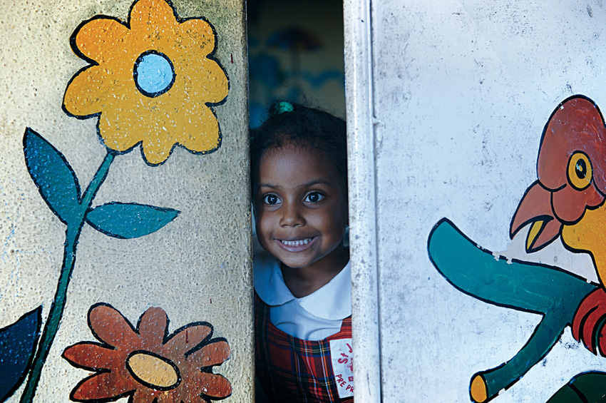 © Fabrice Boutin - Blue Africa - Little girl at school in Mauritius island