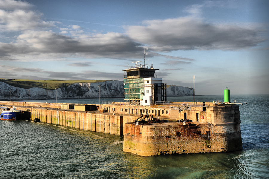 © Evgeny Semeykin - Dover Cliff