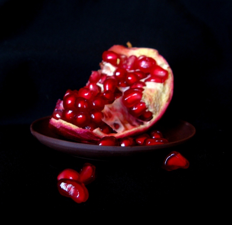 © Anna Bukina - POMEGRANATE