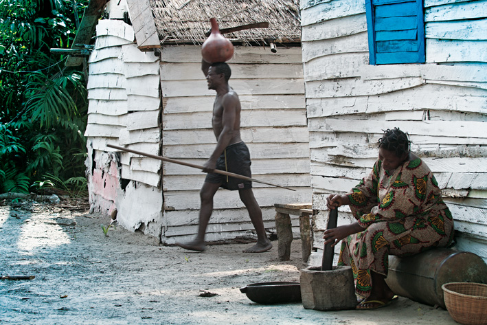 © Fabrice Boutin - Blue Africa - Village in Cameroon forest