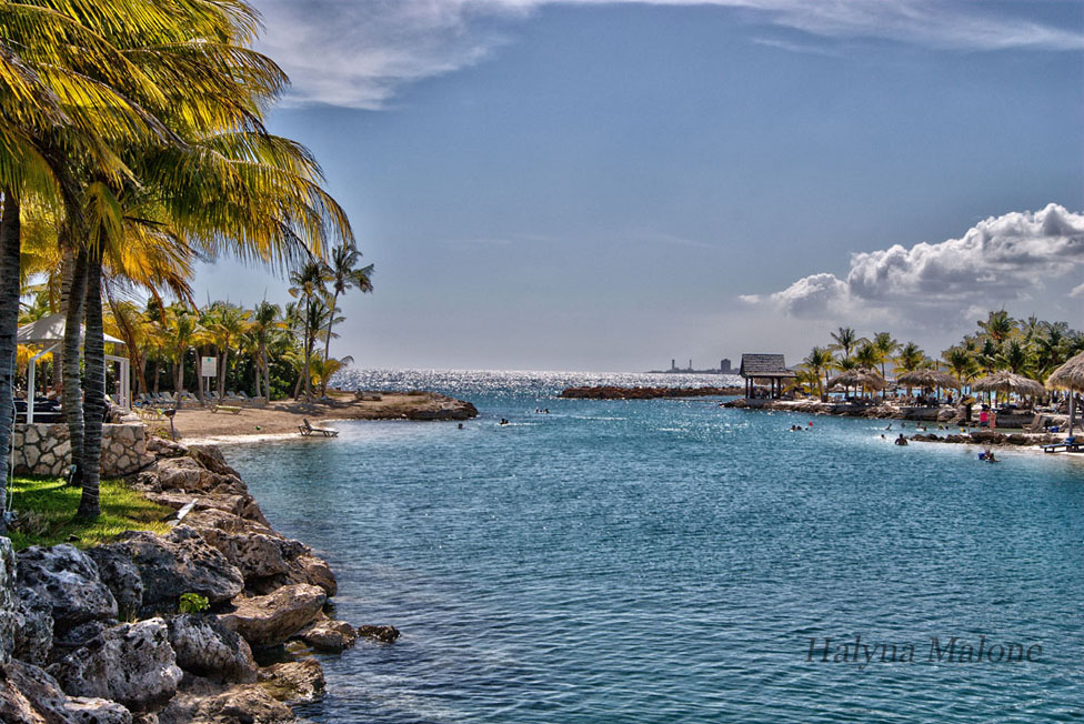 © Halyna Malone - Curacao