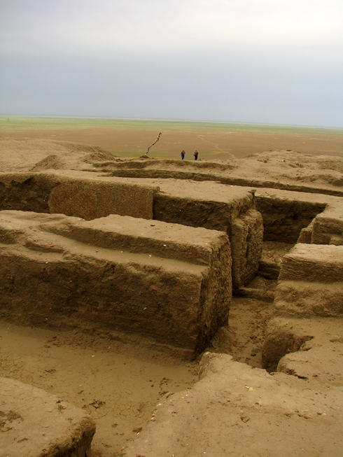 © MyaBe - pilgrims at Ulug Depe