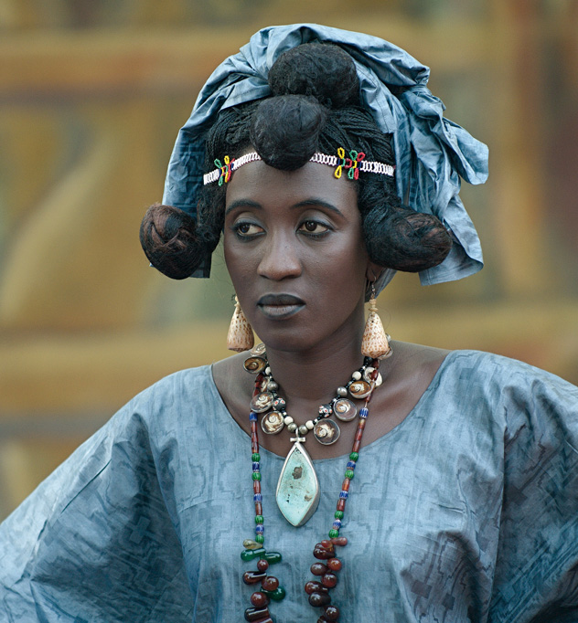 © Fabrice Boutin - Blue Africa- dress up girl for wedding – Mali