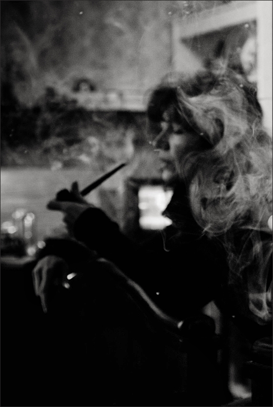 © Igor Moskwin - My grandmother smokes a pipe