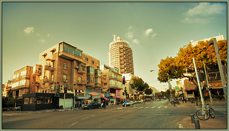 © Alexander Tolchinskiy - Tel-Aviv 5222