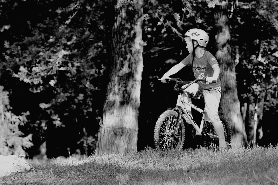 © Alexey PLAKHOTIN - The young bicyclist