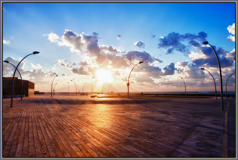 © Alexander Tolchinskiy - Tel-Aviv 5909