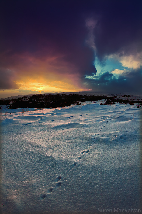 © Suren Manvelyan - Alongside sunset