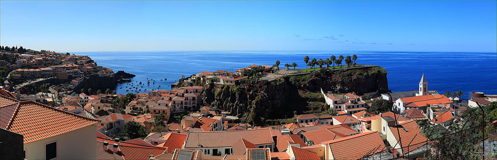 © Vladimir Cat - Fishing village Camara de Lobos (Madeira)