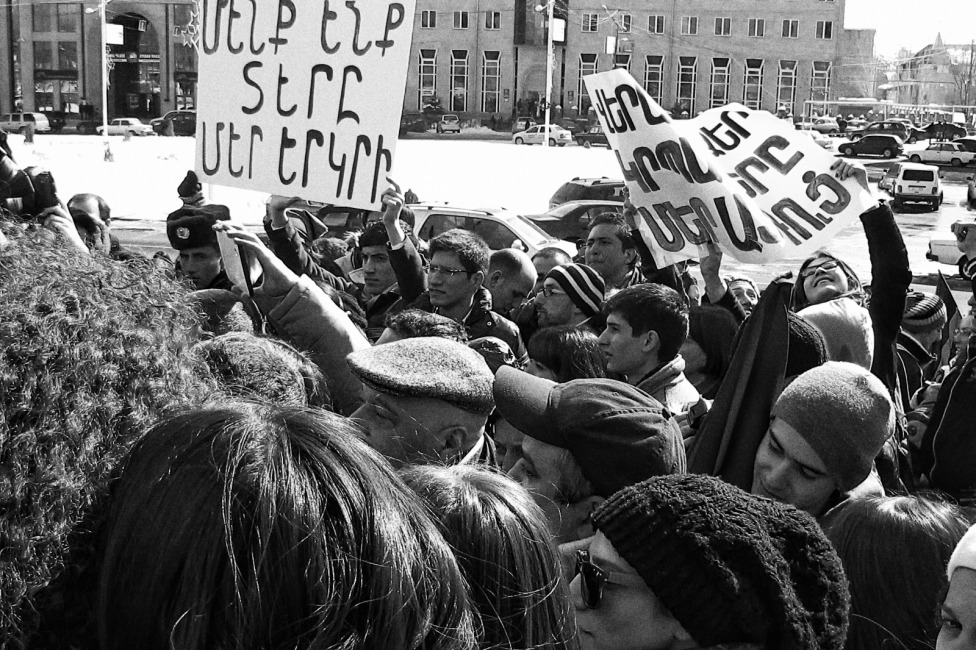 © Bayandur Pogosyan - Mashtots Park activists protesting in front of the Yerevan city municipality.