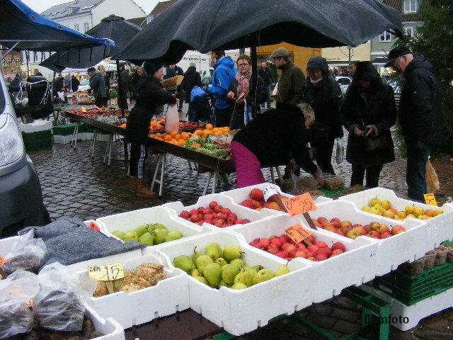 © flemming rasmussen - Street market