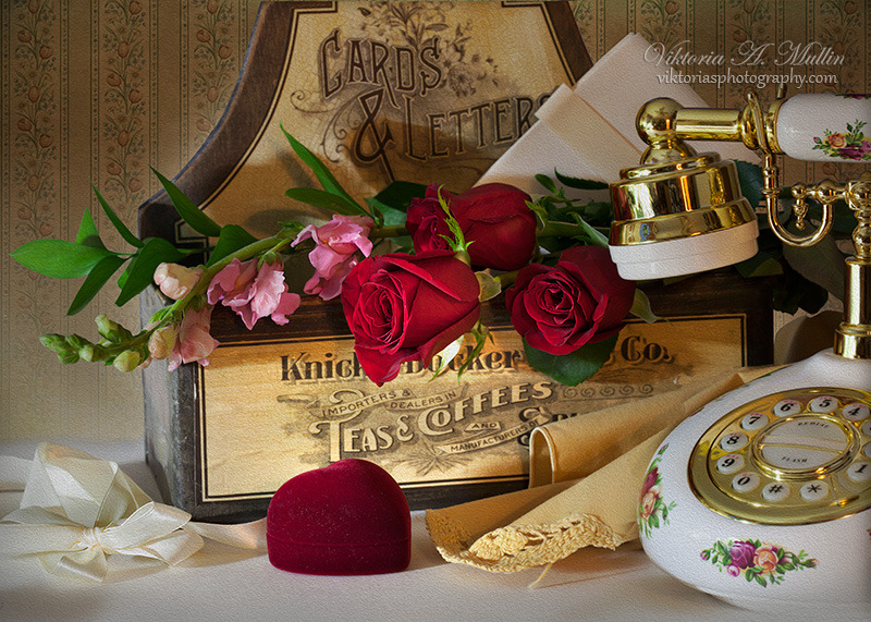 © Viktoria Mullin - Royal-Albert-Old-Country-Roses-Phone-and-Antique-Mail-Box-9924