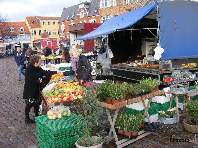 © flemming rasmussen - Street market