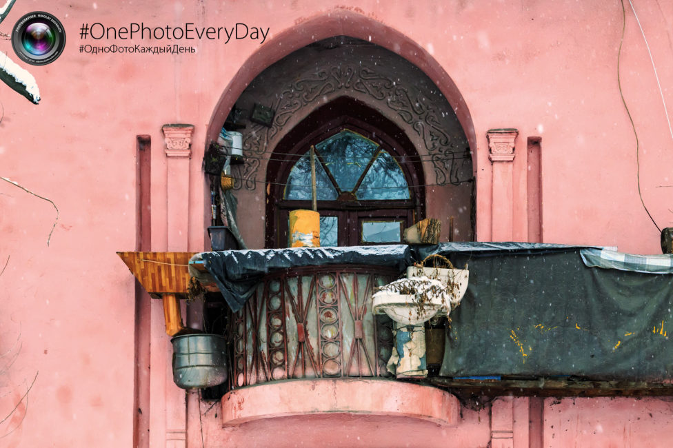 © Nikolay Shumilov - balcony of crone